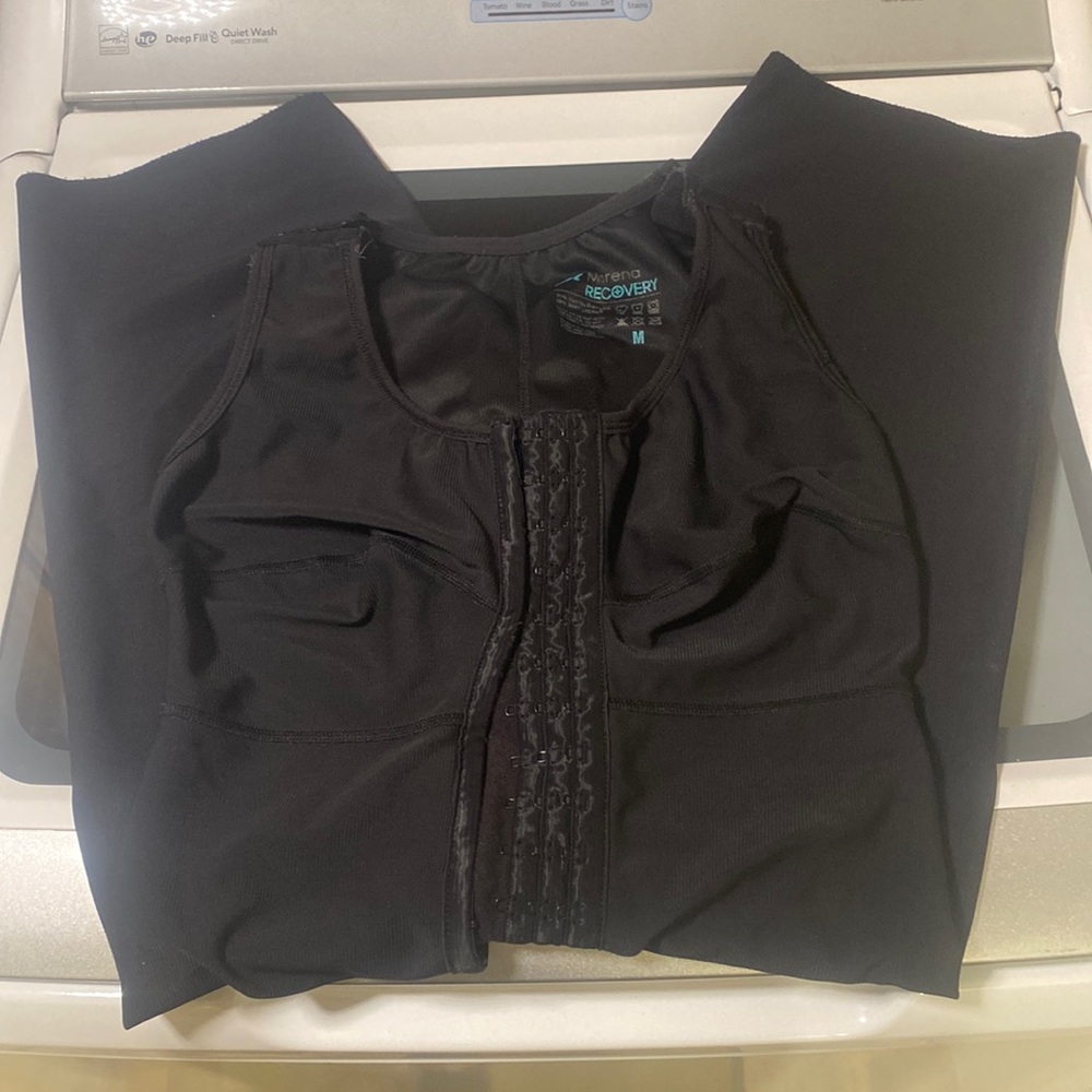 Marena post surgical gown